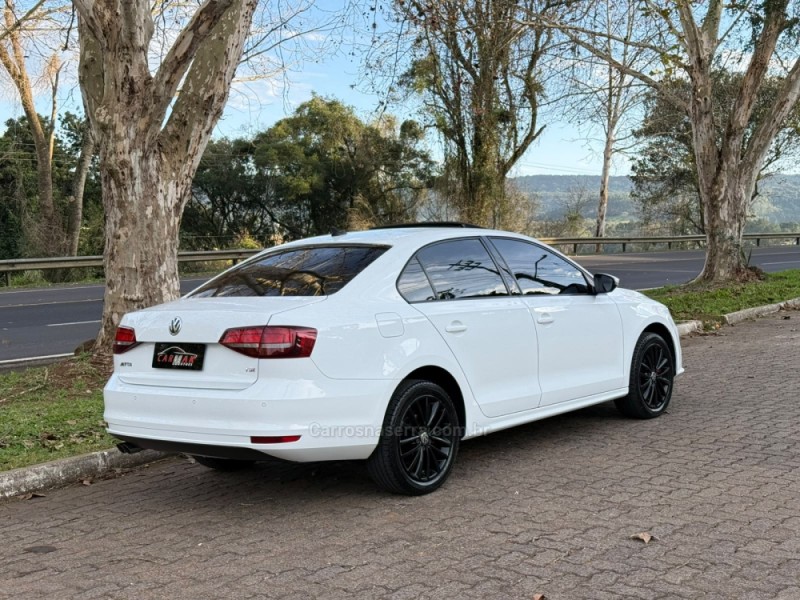 JETTA 1.4 16V TSI COMFORTLINE GASOLINA 4P TIPTRONIC - 2017 - DOIS IRMãOS