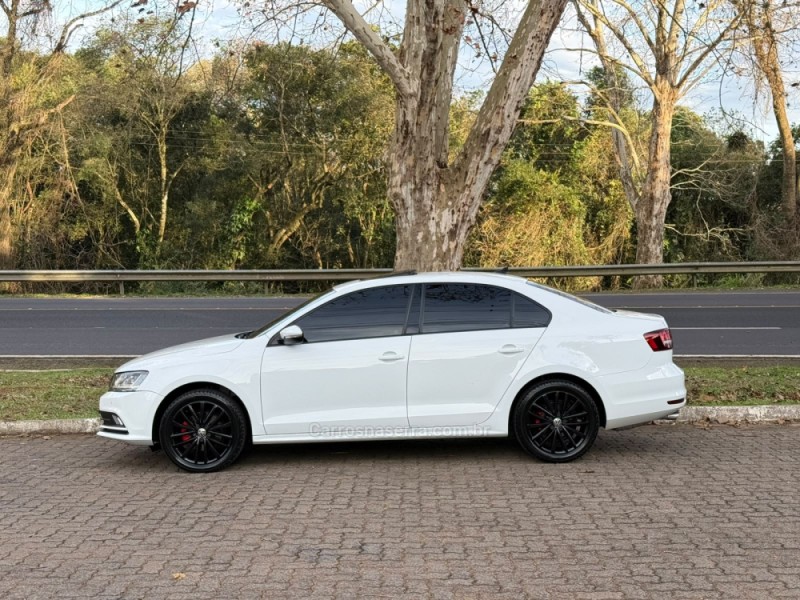 JETTA 1.4 16V TSI COMFORTLINE GASOLINA 4P TIPTRONIC - 2017 - DOIS IRMãOS