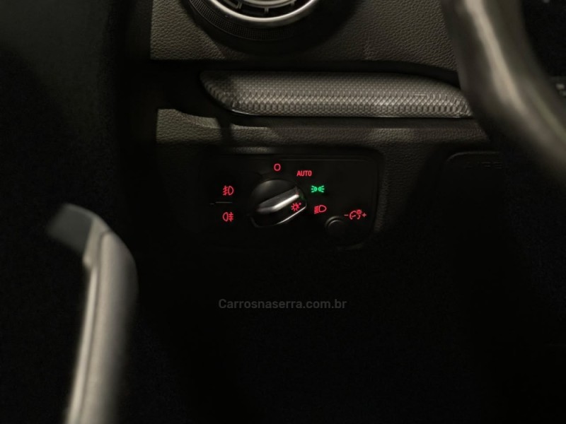 A3 1.8 TFSI SEDAN AMBITION 20V 180CV GASOLINA 4P AUTOMÁTICO - 2016 - CAXIAS DO SUL