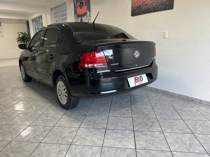 VOYAGE 1.6 MI TRENDLINE 8V FLEX 4P MANUAL - 2011 - NOVA PRATA
