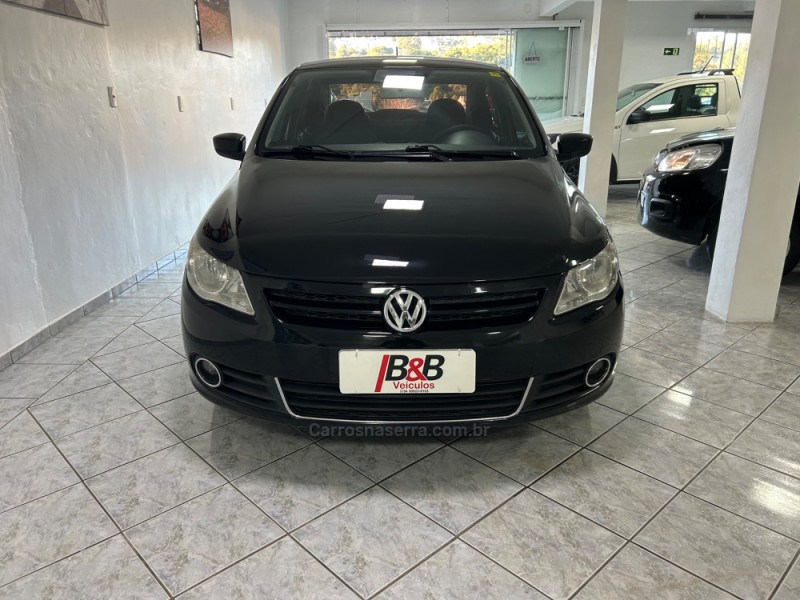 VOYAGE 1.6 MI TRENDLINE 8V FLEX 4P MANUAL - 2011 - NOVA PRATA