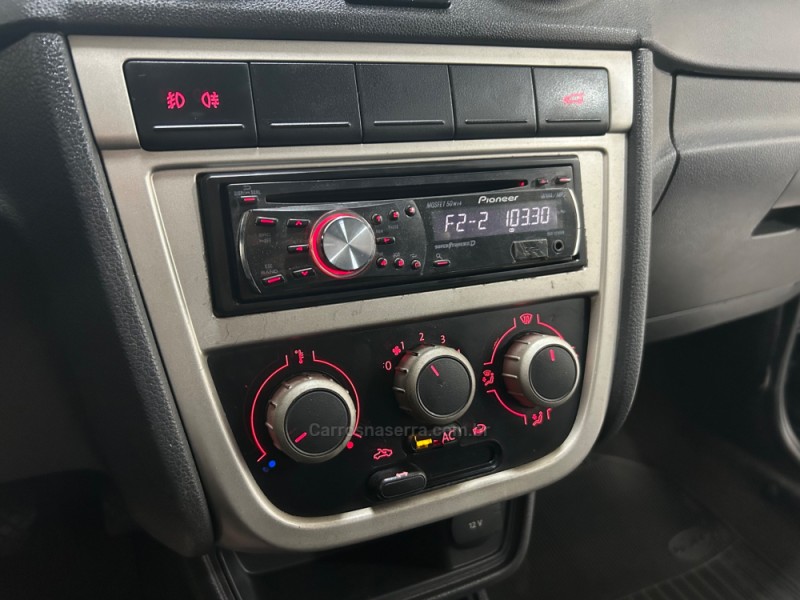VOYAGE 1.6 MI TRENDLINE 8V FLEX 4P MANUAL - 2011 - NOVA PRATA