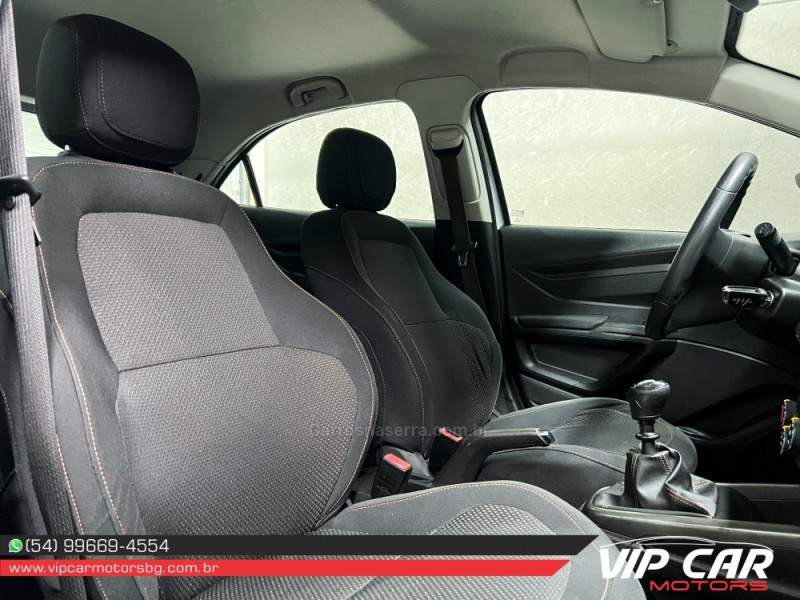ONIX 1.4 MPFI LT 8V FLEX 4P MANUAL - 2015 - FARROUPILHA