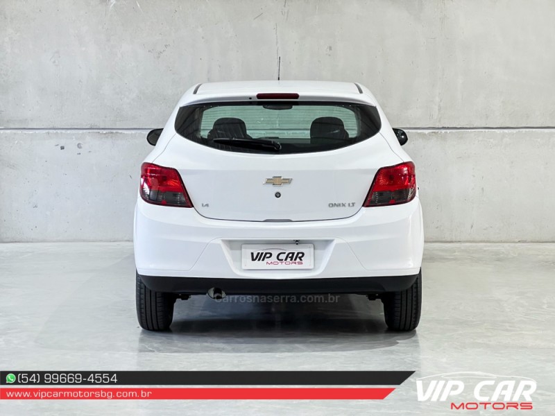 ONIX 1.4 MPFI LT 8V FLEX 4P MANUAL - 2015 - FARROUPILHA