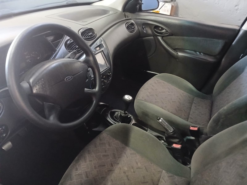 FOCUS 1.8 GLX 16V GASOLINA 4P MANUAL - 2003 - FARROUPILHA