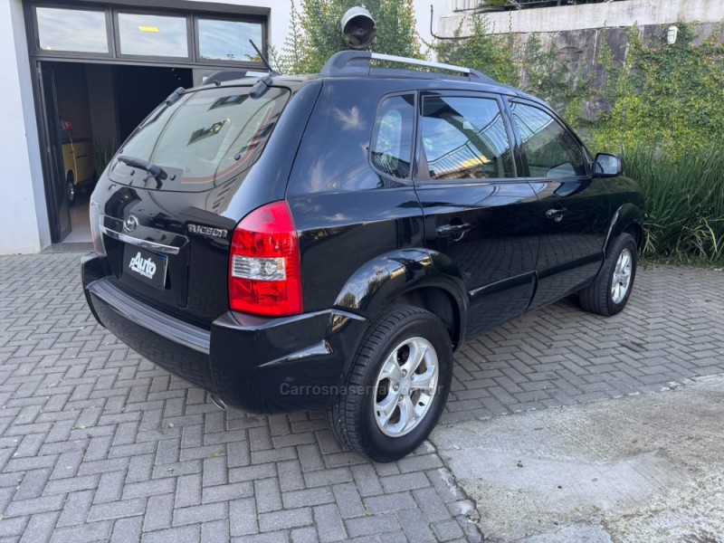 TUCSON 2.0 MPFI GLS BASE 16V 143CV 2WD GASOLINA 4P AUTOMÁTICO - 2010 - FARROUPILHA