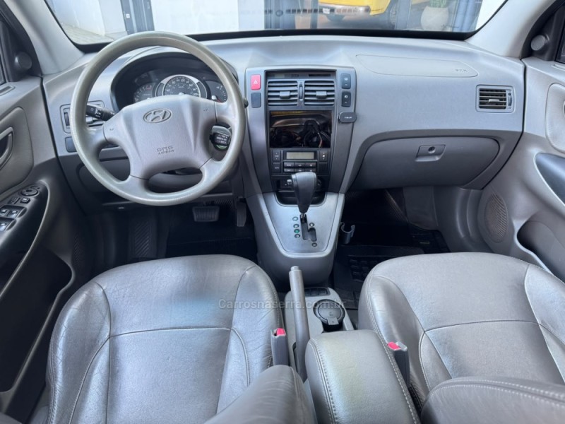 TUCSON 2.0 MPFI GLS BASE 16V 143CV 2WD GASOLINA 4P AUTOMÁTICO - 2010 - FARROUPILHA