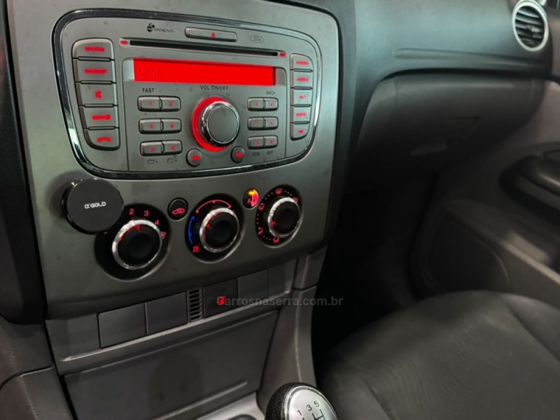 FOCUS 2.0 GLX SEDAN 16V FLEX 4P MANUAL - 2011 - CAXIAS DO SUL