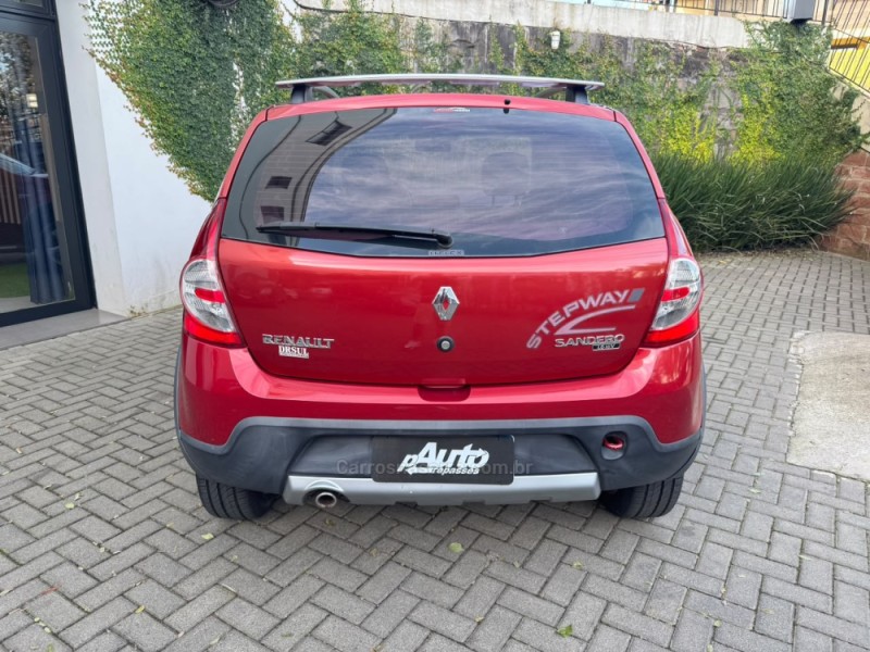 SANDERO 1.6 STEPWAY 16V FLEX 4P MANUAL - 2011 - FARROUPILHA