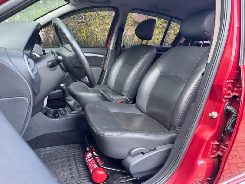 SANDERO 1.6 STEPWAY 16V FLEX 4P MANUAL - 2011 - FARROUPILHA