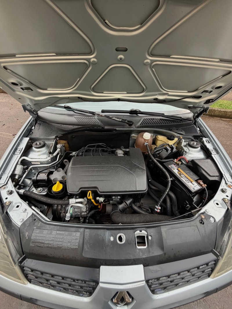 CLIO 1.0 AUTHENTIQUE PLUS 8V GASOLINA 4P MANUAL - 2006 - CAXIAS DO SUL