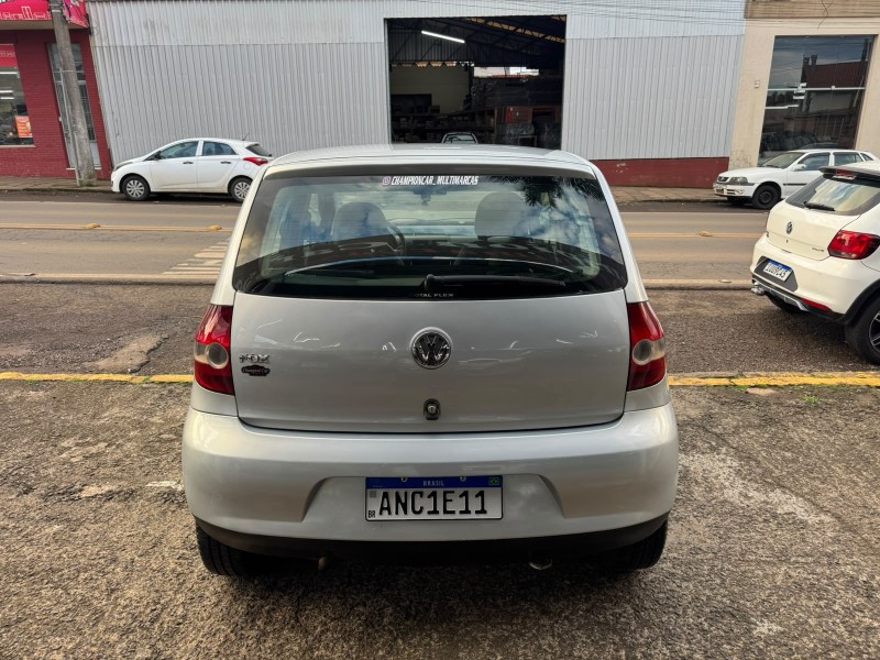 FOX 1.0 MI 8V FLEX 4P MANUAL - 2005 - VACARIA
