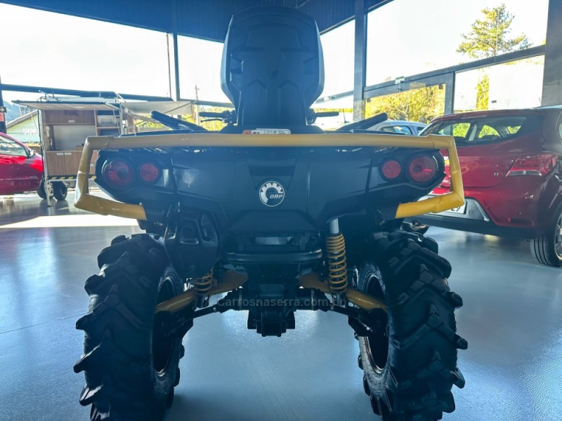 OUTLANDER 1000X MR - 2021 - TRêS COROAS