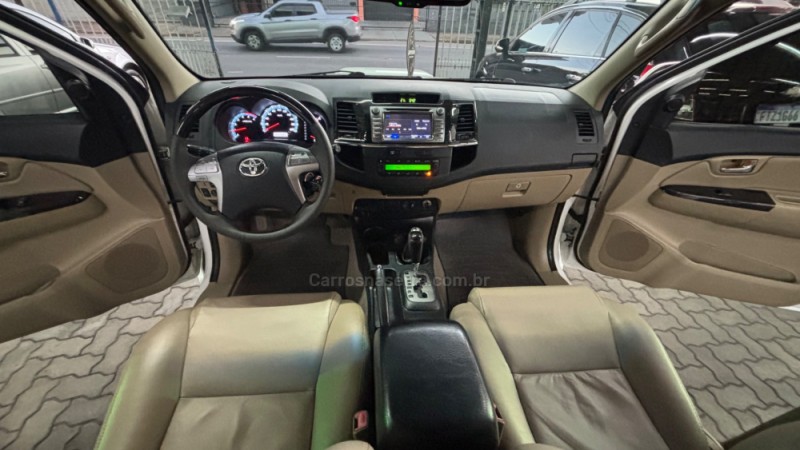 HILUX SW4 3.0 SRV 4X4 7 LUGARES 16V TURBO INTERCOOLER DIESEL 4P AUTOMÁTICO - 2015 - CAXIAS DO SUL