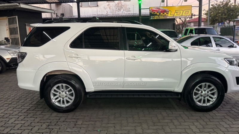 HILUX SW4 3.0 SRV 4X4 7 LUGARES 16V TURBO INTERCOOLER DIESEL 4P AUTOMÁTICO - 2015 - CAXIAS DO SUL