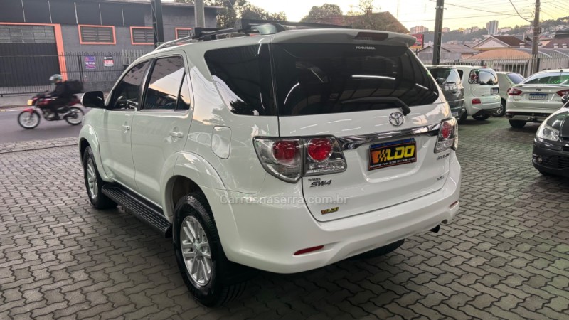 HILUX SW4 3.0 SRV 4X4 7 LUGARES 16V TURBO INTERCOOLER DIESEL 4P AUTOMÁTICO - 2015 - CAXIAS DO SUL