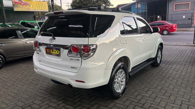 HILUX SW4 3.0 SRV 4X4 7 LUGARES 16V TURBO INTERCOOLER DIESEL 4P AUTOMÁTICO - 2015 - CAXIAS DO SUL