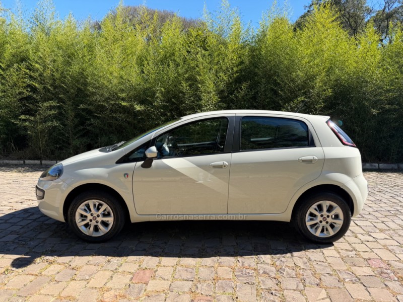 PUNTO 1.4 ATTRACTIVE ITALIA 8V FLEX 4P MANUAL - 2017 - NOVA PRATA