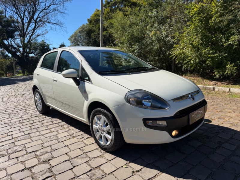 PUNTO 1.4 ATTRACTIVE ITALIA 8V FLEX 4P MANUAL - 2017 - NOVA PRATA