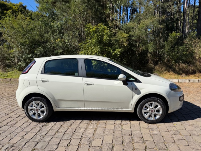 PUNTO 1.4 ATTRACTIVE ITALIA 8V FLEX 4P MANUAL - 2017 - NOVA PRATA