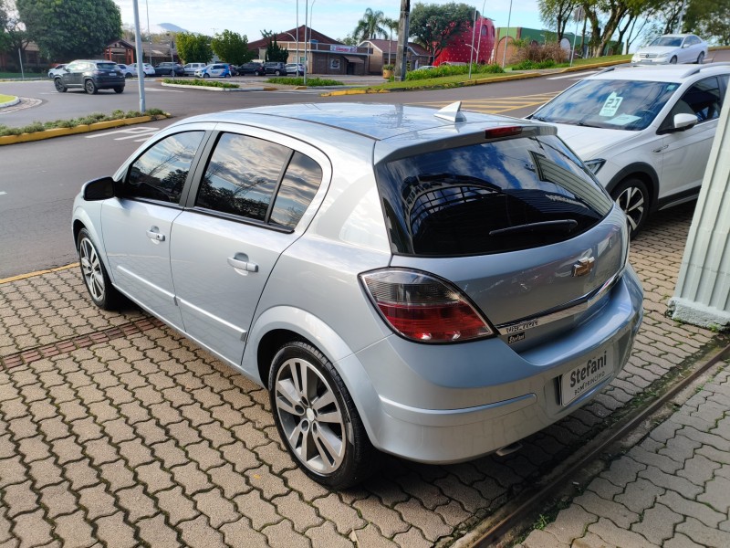 VECTRA 2.0 MPFI GT HATCH 8V FLEX 4P MANUAL - 2009 - BOM PRINCíPIO