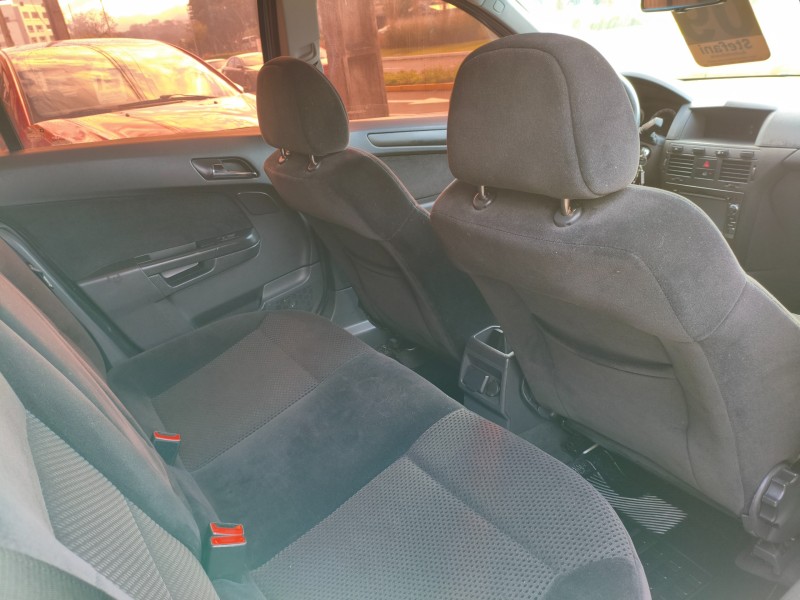 VECTRA 2.0 MPFI GT HATCH 8V FLEX 4P MANUAL - 2009 - BOM PRINCíPIO
