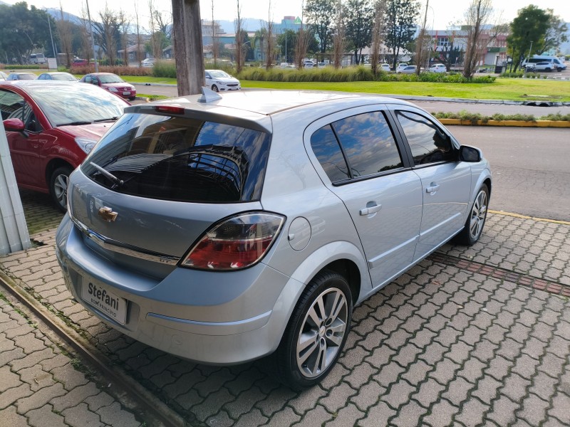 VECTRA 2.0 MPFI GT HATCH 8V FLEX 4P MANUAL - 2009 - BOM PRINCíPIO
