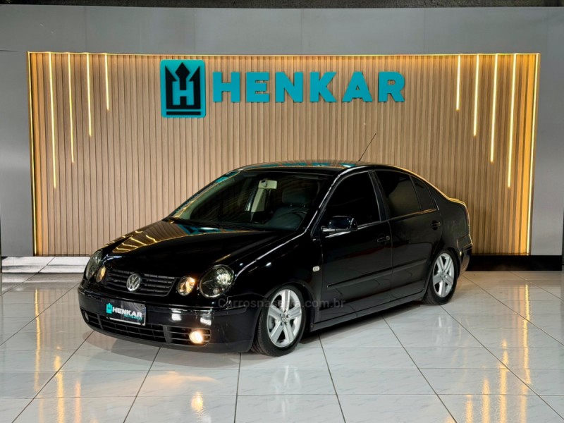 POLO SEDAN 1.6 MI COMFORTLINE 8V FLEX 4P MANUAL - 2006 - CAMPO BOM