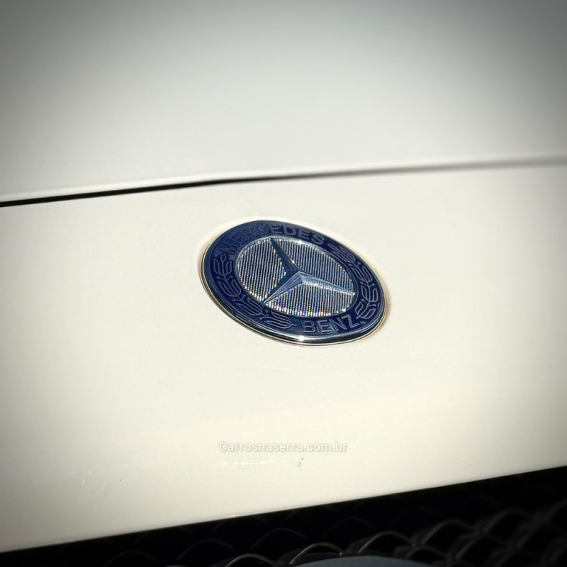 GLA 200 1.6 CGI VISION BLACK EDITION 16V TURBO FLEX 4P AUTOMÁTICO - 2015 - ENCANTADO
