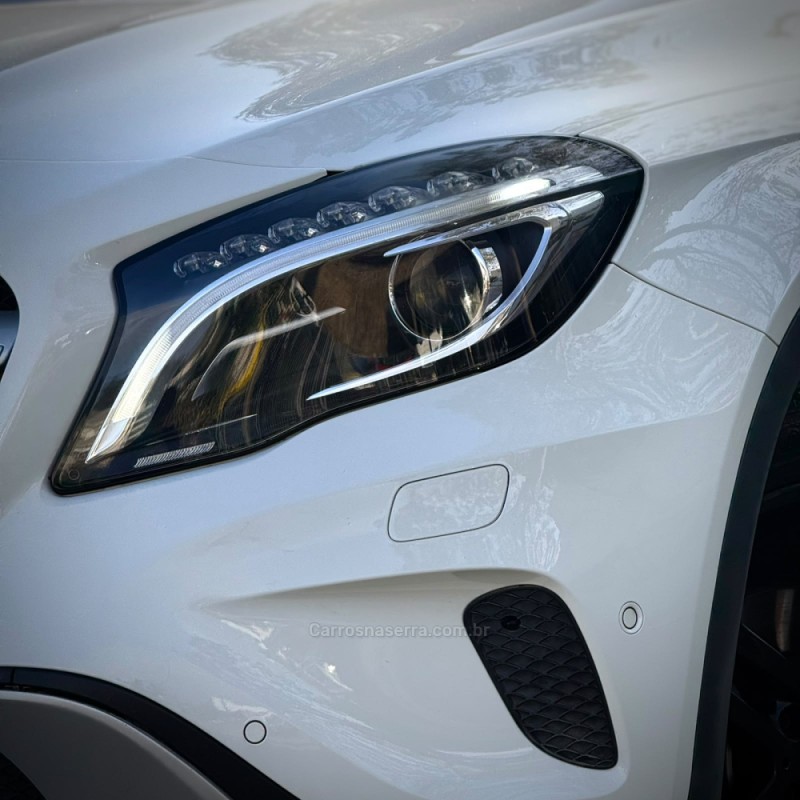 GLA 200 1.6 CGI VISION BLACK EDITION 16V TURBO FLEX 4P AUTOMÁTICO - 2015 - ENCANTADO