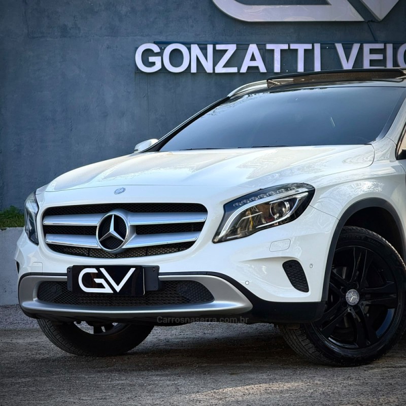 GLA 200 1.6 CGI VISION BLACK EDITION 16V TURBO FLEX 4P AUTOMÁTICO - 2015 - ENCANTADO