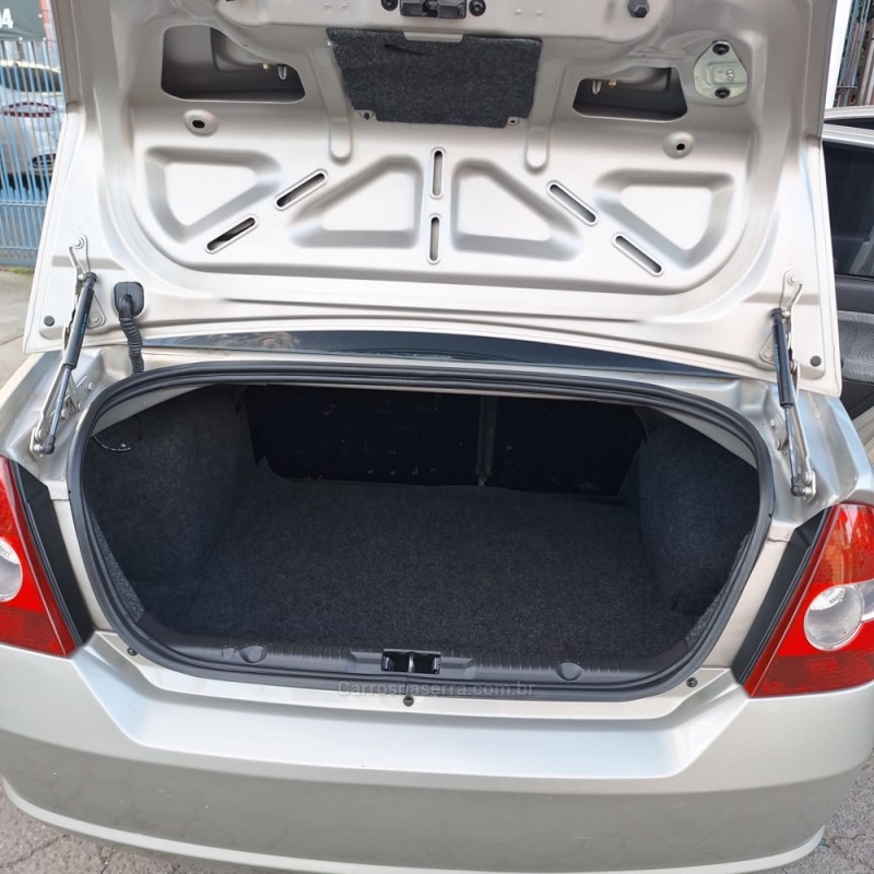 FIESTA 1.6 MPI CLASS SEDAN 8V FLEX 4P MANUAL - 2008 - CAXIAS DO SUL