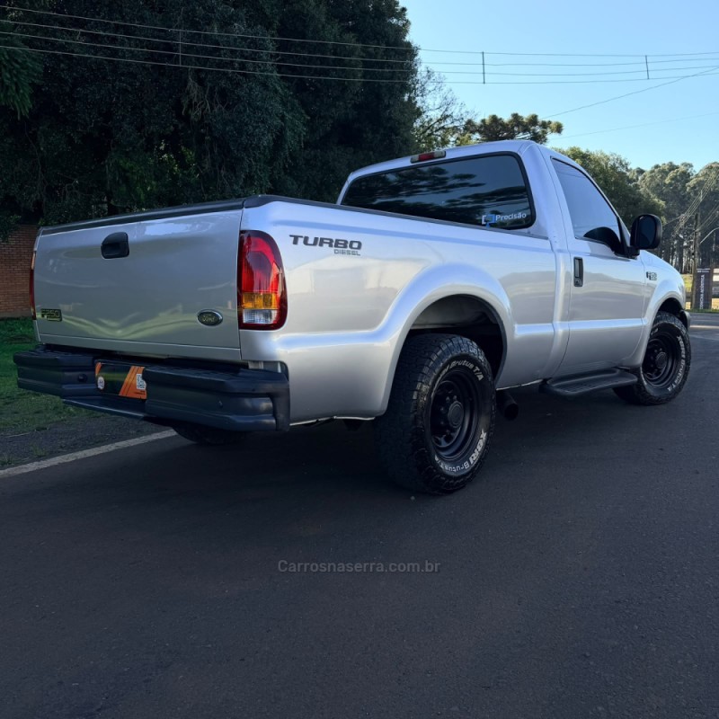 F-250 4.2 XL 4X2 CS TURBO INTERCOOLER DIESEL 2P MANUAL - 2001 - VACARIA