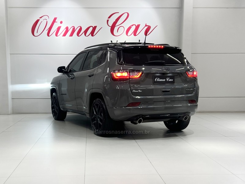 COMPASS 2.0 HURRICANE BLACKHAWK 4X4 TURBO GASOLINA 4P AUTOMÁTICO - 2025 - FLORES DA CUNHA