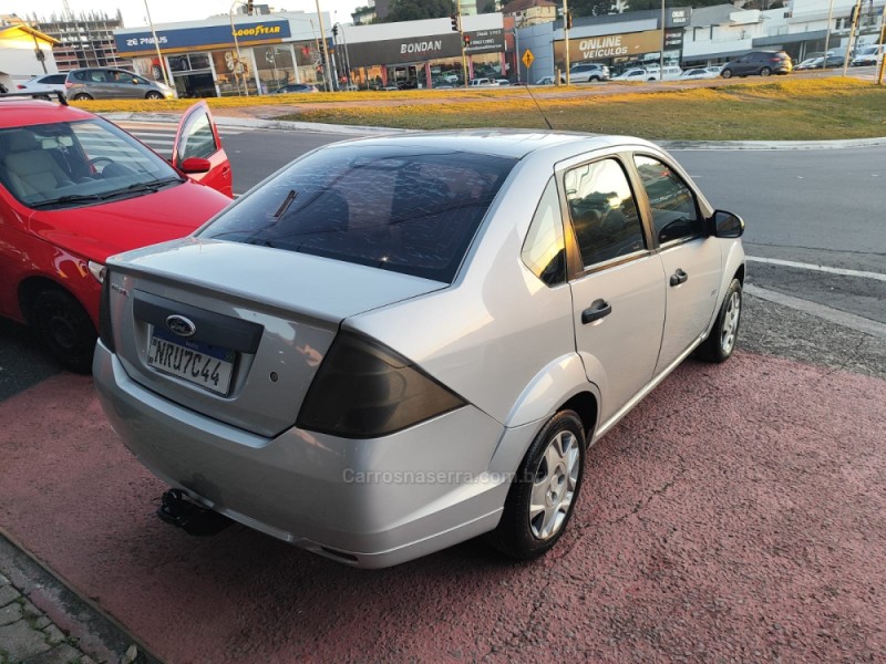 FIESTA 1.0 MPI SEDAN 8V FLEX 4P MANUAL - 2013 - FARROUPILHA
