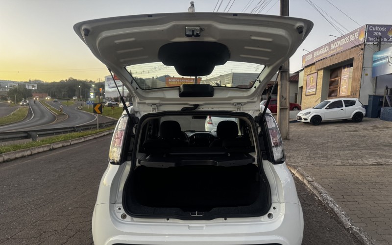 UNO 1.0 EVO ATTRACTIVE 8V FLEX 4P MANUAL - 2015 - DOIS IRMãOS