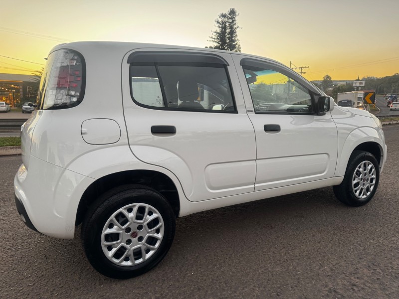 UNO 1.0 EVO ATTRACTIVE 8V FLEX 4P MANUAL - 2015 - DOIS IRMãOS