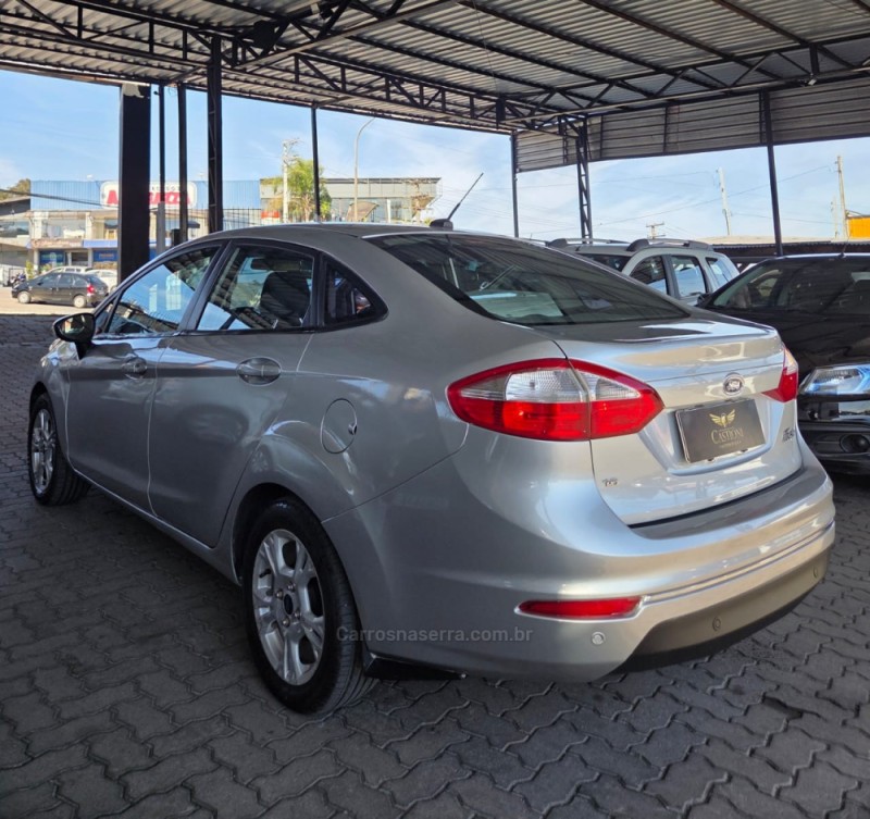FIESTA 1.6 SE SEDAN 16V FLEX 4P MANUAL - 2016 - CAXIAS DO SUL