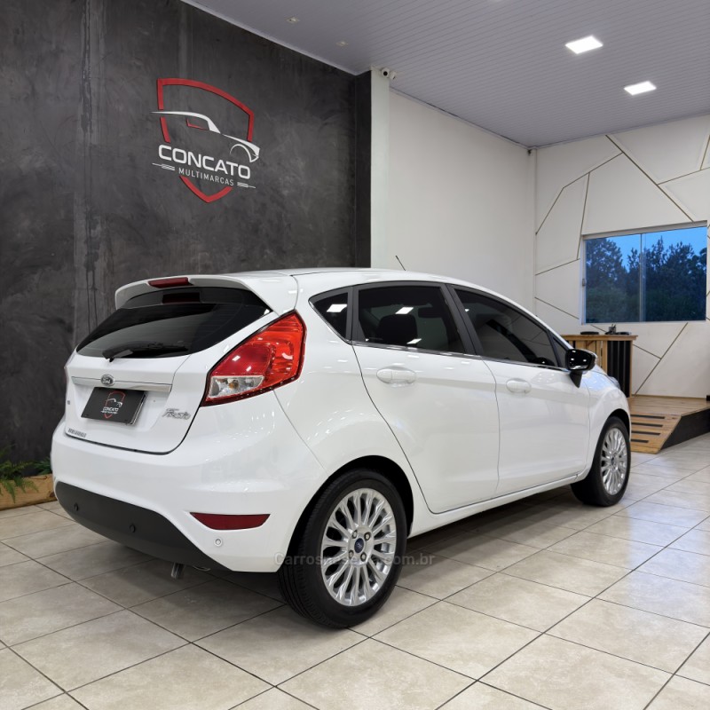 FIESTA 1.6 TITANIUM HATCH 16V FLEX 4P AUTOMÁTICO - 2014 - FARROUPILHA