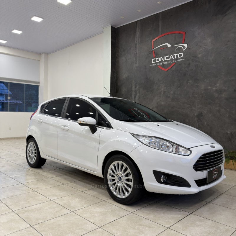 FIESTA 1.6 TITANIUM HATCH 16V FLEX 4P AUTOMÁTICO - 2014 - FARROUPILHA