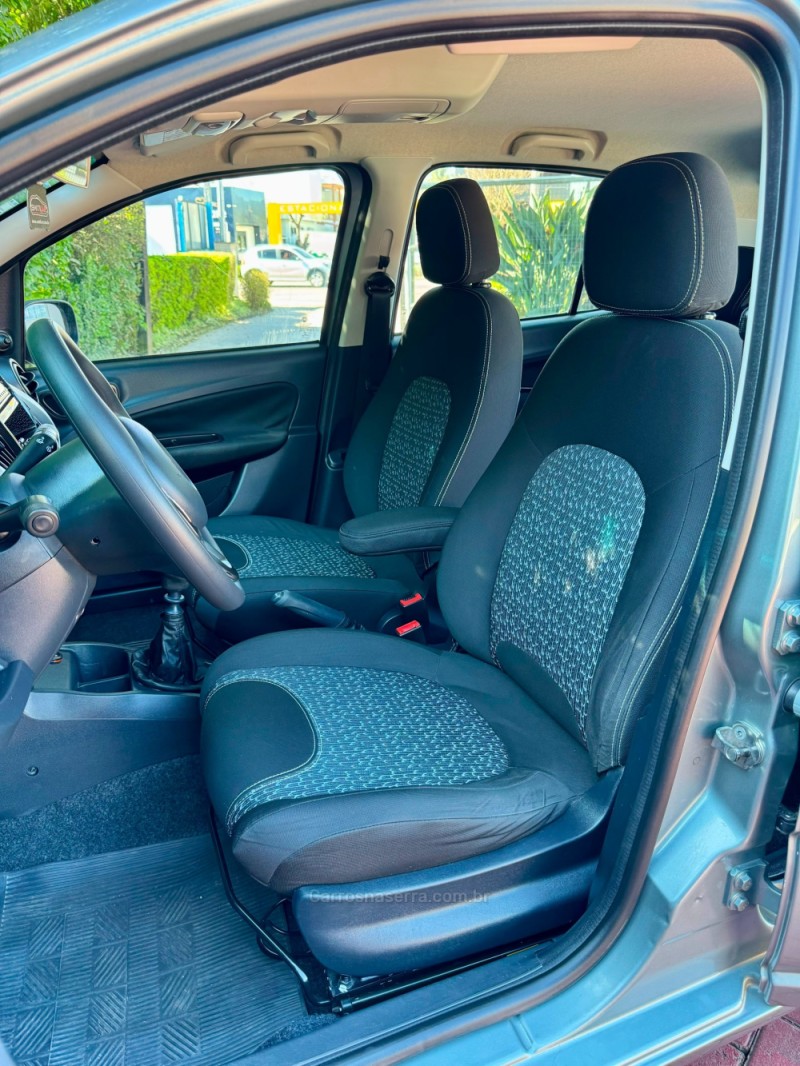 UNO 1.0 EVO ATTRACTIVE 8V FLEX 4P MANUAL - 2015 - ROLANTE
