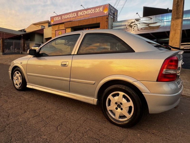 ASTRA 1.8 MPFI GL 8V GASOLINA 2P MANUAL - 2001 - DOIS IRMãOS
