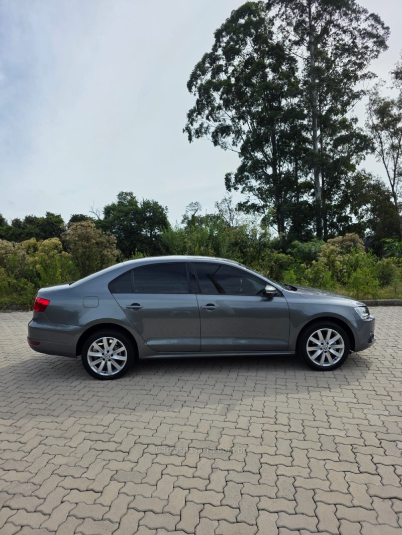 JETTA 2.0 COMFORTLINE FLEX 4P TIPTRONIC - 2012 - BENTO GONçALVES