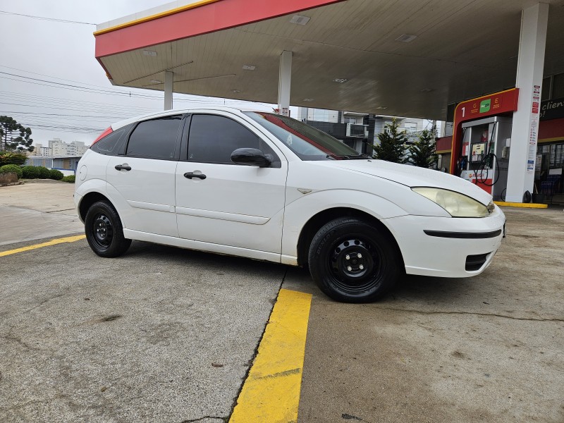 FOCUS 1.6 8V FLEX 4P MANUAL - 2004 - CAXIAS DO SUL