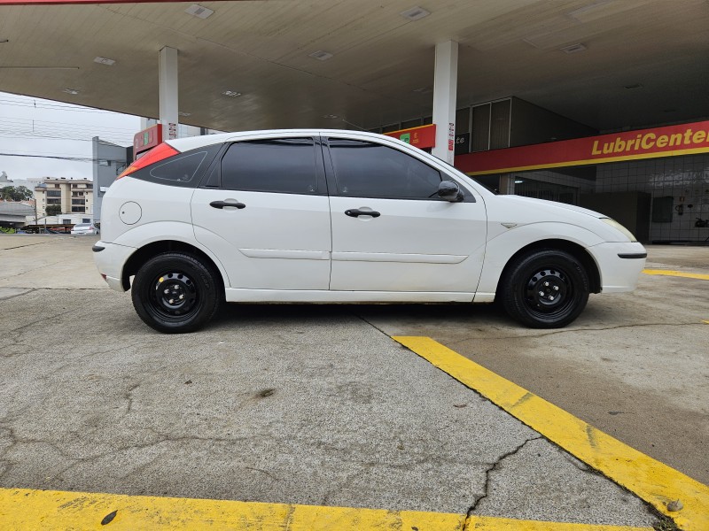 FOCUS 1.6 8V FLEX 4P MANUAL - 2004 - CAXIAS DO SUL