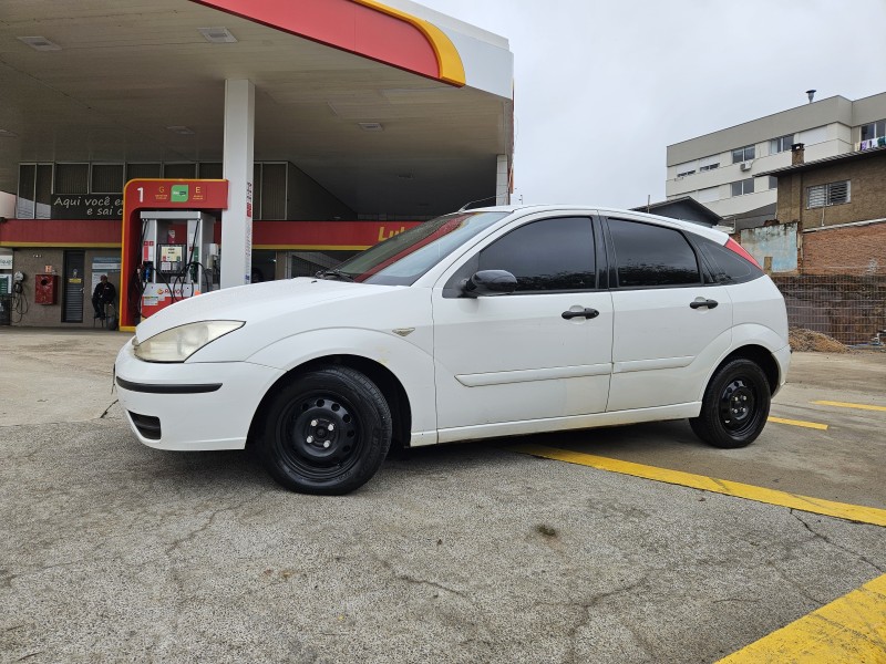 focus 1.6 8v flex 4p manual 2004 caxias do sul