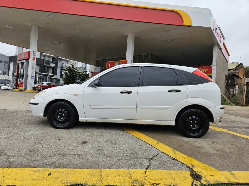FOCUS 1.6 8V FLEX 4P MANUAL - 2004 - CAXIAS DO SUL