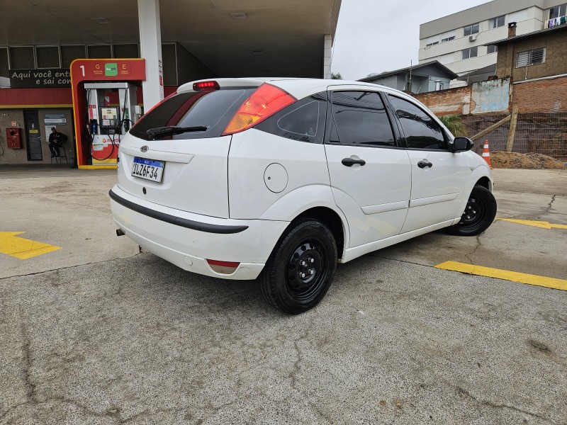FOCUS 1.6 8V FLEX 4P MANUAL - 2004 - CAXIAS DO SUL