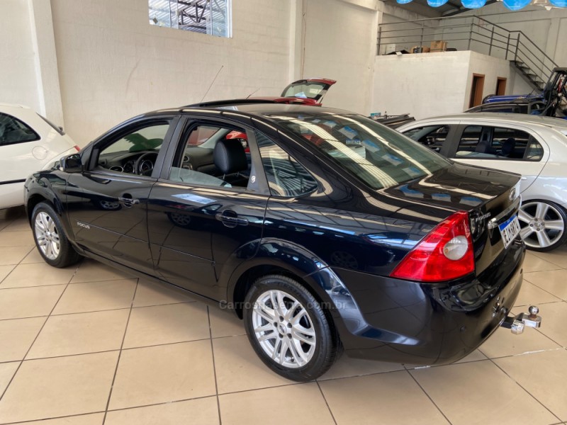 FOCUS 2.0 GHIA 16V FLEX 4P AUTOMÁTICO - 2009 - NOVA PRATA
