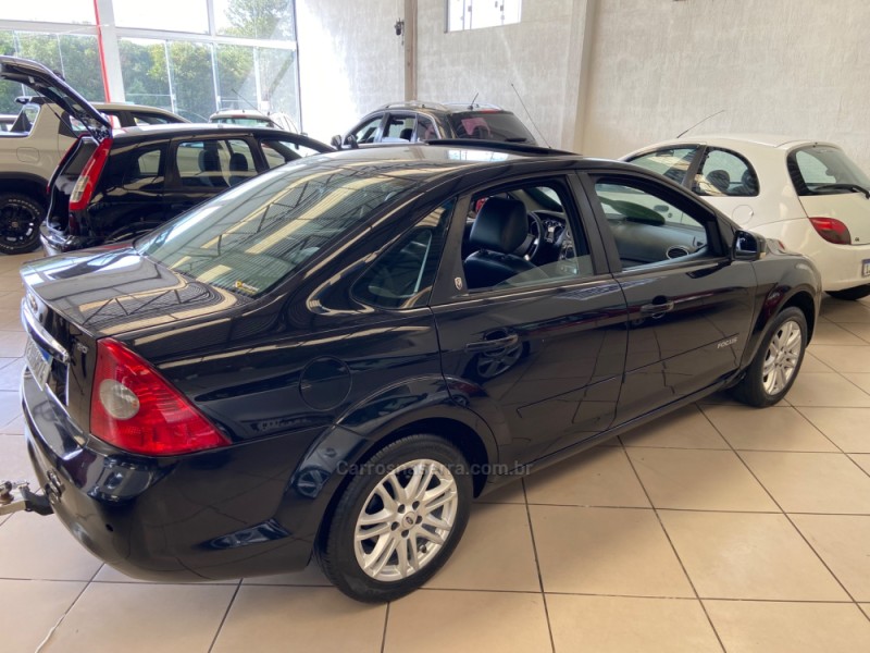 FOCUS 2.0 GHIA 16V FLEX 4P AUTOMÁTICO - 2009 - NOVA PRATA